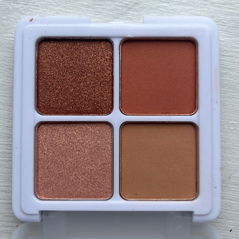 Floss “Just Peachy” Eyeshadow Pallet